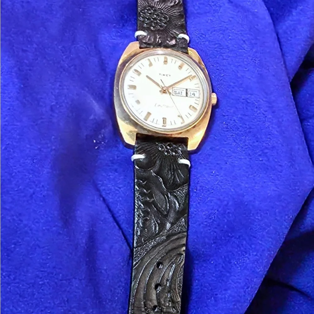 Timex Electronic Vintage Mens Watch 37mm New battery